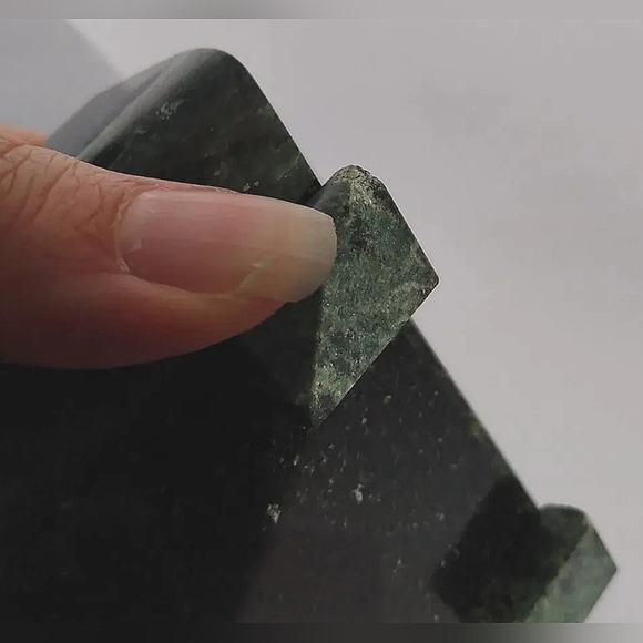 Green marble polished agate trinket box lid footed stash jewelry dresser stone - Picture 10 of 11